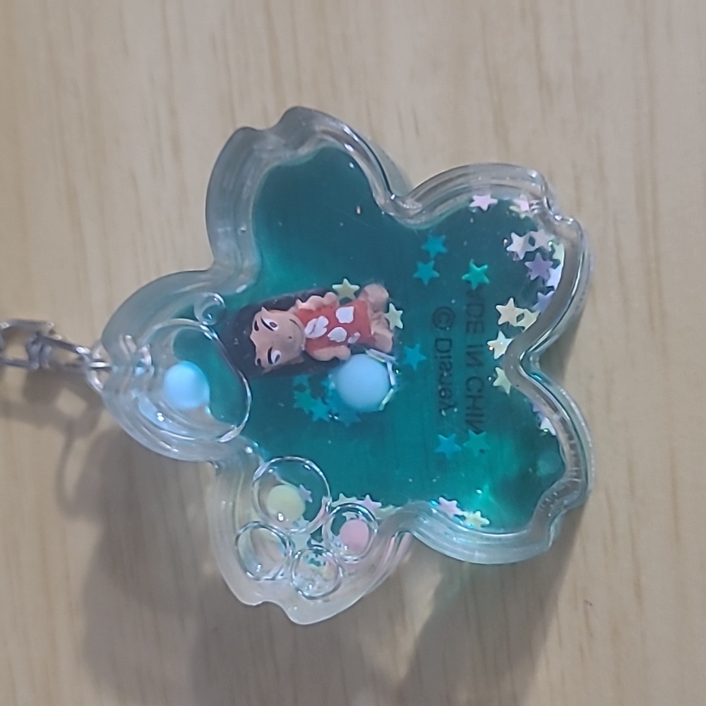Disney Lilo & Stich Liquid Key Chain - Picture 2 of 4